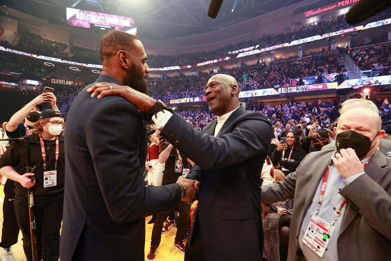 LeBron James 'humbled' by Michael Jordan hug at NBA 75 celebration